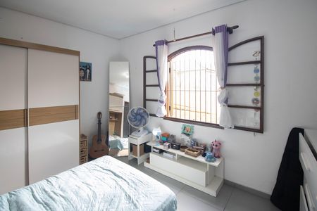Casa à venda com 105m², 4 quartos e 1 vagaSuíte 