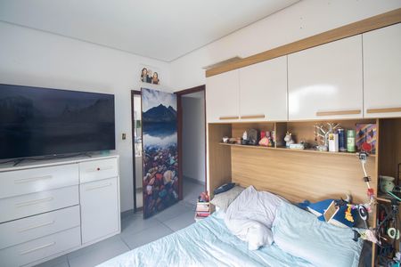 Casa à venda com 105m², 4 quartos e 1 vagaSuíte 