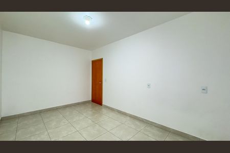 Quarto de casa para alugar com 1 quarto, 50m² em Jardim São Luís, São Paulo
