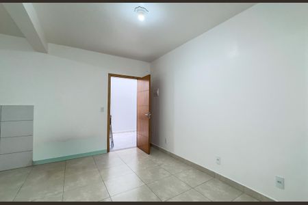 Sala e Cozinha de casa para alugar com 1 quarto, 50m² em Jardim São Luís, São Paulo