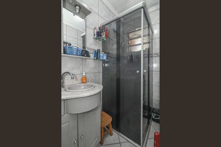 Banheiro de apartamento à venda com 2 quartos, 50m² em Sarandi, Porto Alegre