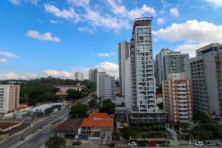 Varanda de kitnet/studio para alugar com 1 quarto, 22m² em Jardim das Acacias, São Paulo