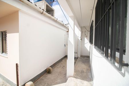 Casa para alugar com 70m², 2 quartos e sem vagaQuintal