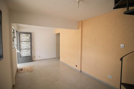 Sala de casa para alugar com 2 quartos, 70m² em Jardim Peri, São Paulo