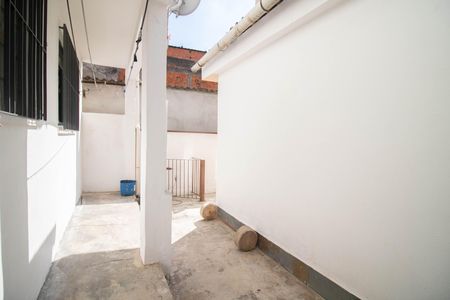 Casa para alugar com 70m², 2 quartos e sem vagaQuintal
