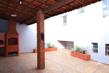 Casa para alugar com 182m², 3 quartos e 1 vagaÁrea da Churrasqueira