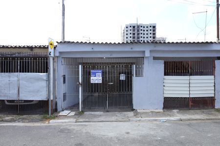 Casa para alugar com 182m², 3 quartos e 1 vagaPlaca instalada no portão do imóvel no dia 05.06.2026 - Código da placa: FEWQ-1347