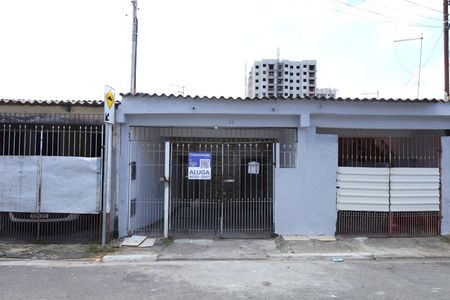 Casa para alugar com 182m², 3 quartos e 1 vagaFachada do imóvel - Placa instalada no portão do imóvel no dia 05.06.2026 - Código da placa: FEWQ-1347