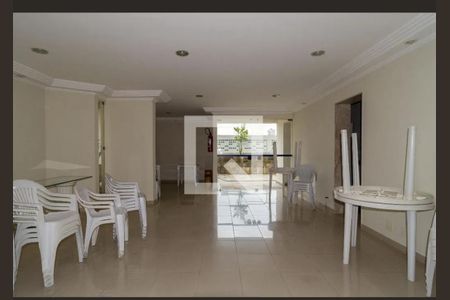 Apartamento à venda com 65m², 2 quartos e 1 vaga Apartamento à venda com 65m², 2 quartos e 1 vagaÁrea comum - Salão de festas
