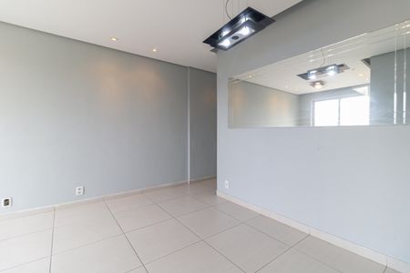 Sala de apartamento à venda com 3 quartos, 56m² em Jardim Santa Emilia, São Paulo