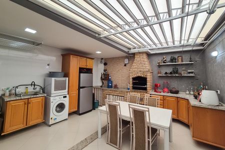 Casa à venda com 185m², 3 quartos e 4 vagas Casa à venda com 185m², 3 quartos e 4 vagasÁrea de Serviço