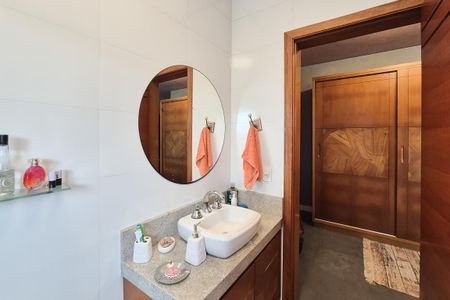 Casa à venda com 185m², 3 quartos e 4 vagas Casa à venda com 185m², 3 quartos e 4 vagasBanheiro da Suíte 1