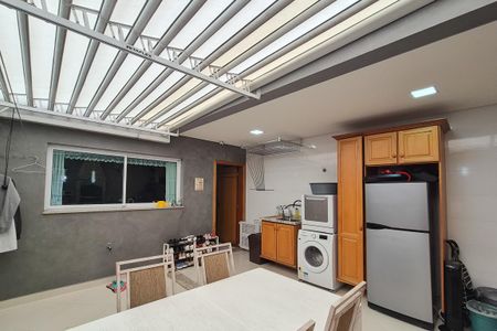 Casa à venda com 185m², 3 quartos e 4 vagas Casa à venda com 185m², 3 quartos e 4 vagasÁrea de Serviço