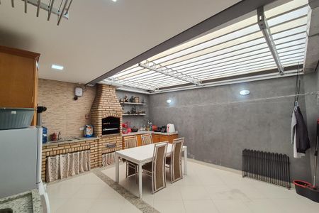 Casa à venda com 185m², 3 quartos e 4 vagas Casa à venda com 185m², 3 quartos e 4 vagasÁrea de Serviço