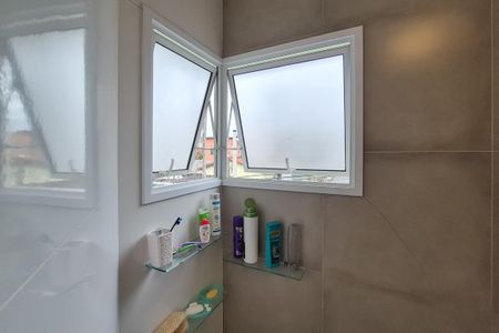 Casa à venda com 185m², 3 quartos e 4 vagas Casa à venda com 185m², 3 quartos e 4 vagasBanheiro da Suíte 1