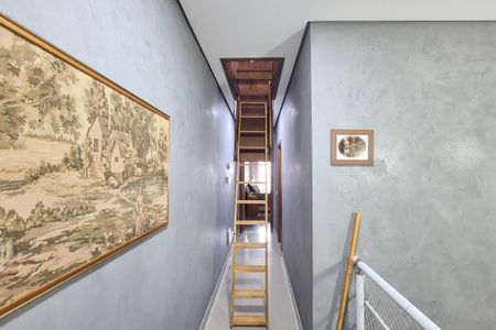 Casa à venda com 185m², 3 quartos e 4 vagas Casa à venda com 185m², 3 quartos e 4 vagasCorredor