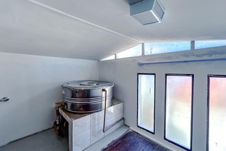 Casa para alugar com 65m², 1 quarto e sem vagaSotão 