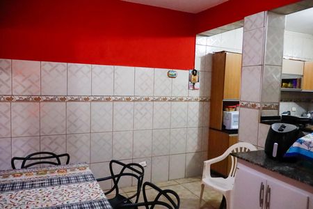 Casa à venda com 96m², 4 quartos e 2 vagas Casa à venda com 96m², 4 quartos e 2 vagasCozinha
