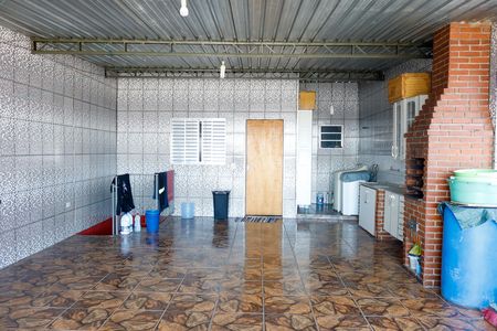 Casa à venda com 96m², 4 quartos e 2 vagas Casa à venda com 96m², 4 quartos e 2 vagasSacada