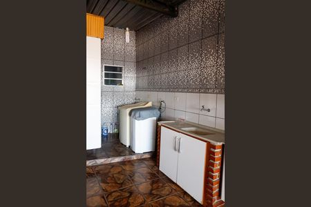 Casa à venda com 96m², 4 quartos e 2 vagas Casa à venda com 96m², 4 quartos e 2 vagasLavanderia