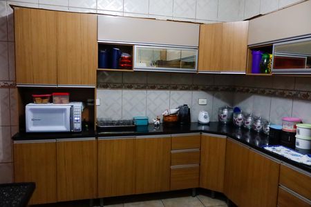 Casa à venda com 96m², 4 quartos e 2 vagas Casa à venda com 96m², 4 quartos e 2 vagasCozinha