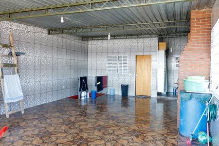 Casa à venda com 96m², 4 quartos e 2 vagas Casa à venda com 96m², 4 quartos e 2 vagasSacada