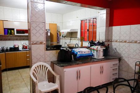 Casa à venda com 96m², 4 quartos e 2 vagas Casa à venda com 96m², 4 quartos e 2 vagasCozinha