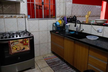 Casa à venda com 96m², 4 quartos e 2 vagas Casa à venda com 96m², 4 quartos e 2 vagasCozinha