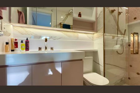 Apartamento à venda com 71m², 2 quartos e 1 vagaBanheiro da Suíte