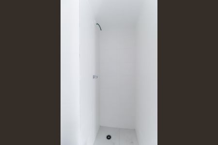 Apartamento à venda com 32m², 2 quartos e sem vaga Apartamento à venda com 32m², 2 quartos e sem vagaBanheiro