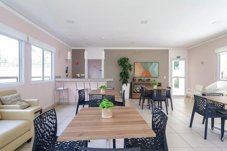 Apartamento para alugar com 38m², 2 quartos e 1 vaga Apartamento para alugar com 38m², 2 quartos e 1 vagaÁrea comum - Salão de festas