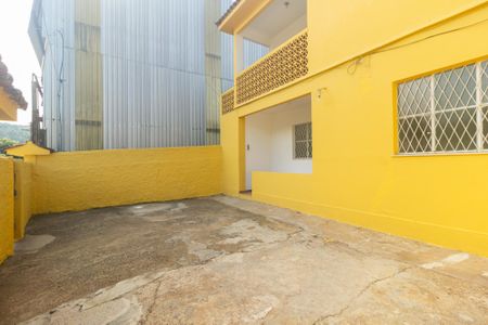 Casa para alugar com 300m², 2 quartos e 3 vagas Casa para alugar com 300m², 2 quartos e 3 vagasQuintal