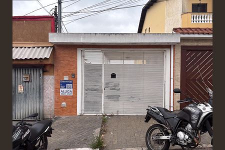Casa para alugar com 150m², 2 quartos e 1 vaga Casa para alugar com 150m², 2 quartos e 1 vagaFachada