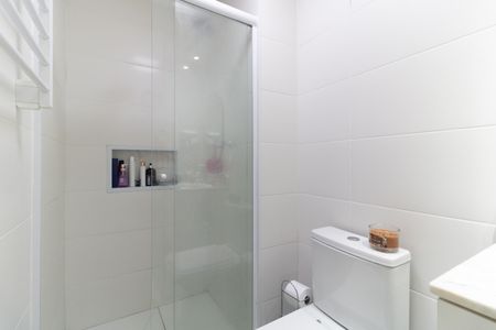 Apartamento à venda com 54m², 2 quartos e 1 vaga Apartamento à venda com 54m², 2 quartos e 1 vagaBanheiro da Suíte