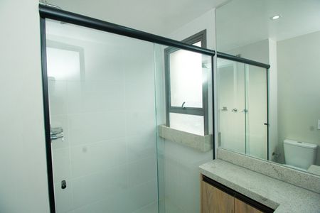 Apartamento à venda com 128m², 3 quartos e 3 vagas Apartamento à venda com 128m², 3 quartos e 3 vagasBanheiro da Suíte 1
