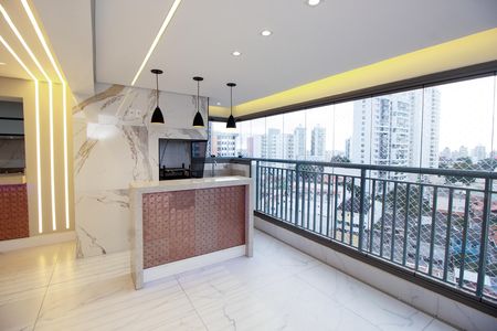 Apartamento à venda com 128m², 3 quartos e 3 vagas Apartamento à venda com 128m², 3 quartos e 3 vagasVaranda gourmet