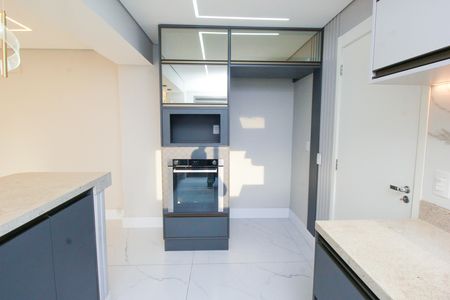 Apartamento à venda com 128m², 3 quartos e 3 vagas Apartamento à venda com 128m², 3 quartos e 3 vagasCozinha