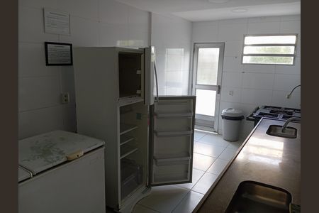 Apartamento para alugar com 60m², 2 quartos e 1 vaga Apartamento para alugar com 60m², 2 quartos e 1 vagaCozinha do salão de festa