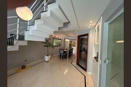 Casa à venda com 302m², 4 quartos e 5 vagas