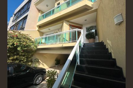 Casa à venda com 302m², 4 quartos e 5 vagas