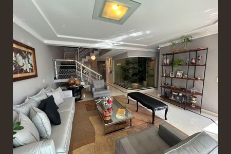 Casa à venda com 4 quartos, 302m² em Vila Marlene, São Bernardo do Campo