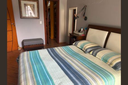 Casa à venda com 302m², 4 quartos e 5 vagas