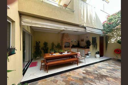 Casa à venda com 302m², 4 quartos e 5 vagas