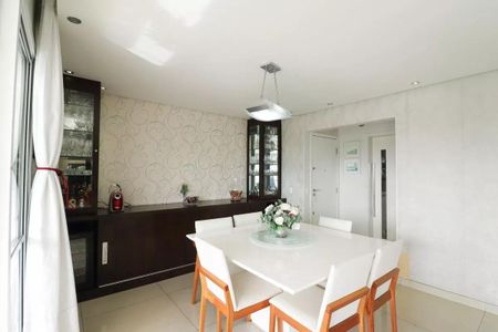 Apartamento à venda com 121m², 3 quartos e 2 vagas