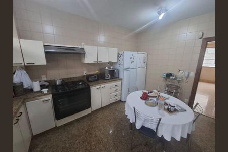 Apartamento à venda com 230m², 3 quartos e 3 vagas