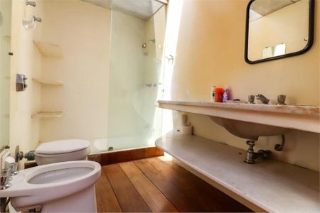 Casa para alugar com 348m², 4 quartos e 8 vagas