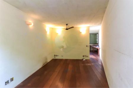 Casa à venda com 4 quartos, 348m² em Jardim Morumbi, São Paulo