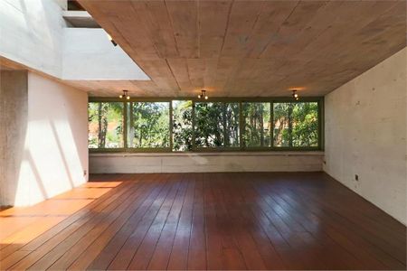 Casa para alugar com 348m², 4 quartos e 8 vagas