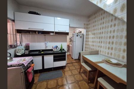 Casa à venda com 2 quartos, 95m² em Vila Tiradentes, São Paulo