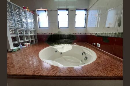 Casa à venda com 3 quartos, 350m² em Jardim Sapopemba, São Paulo